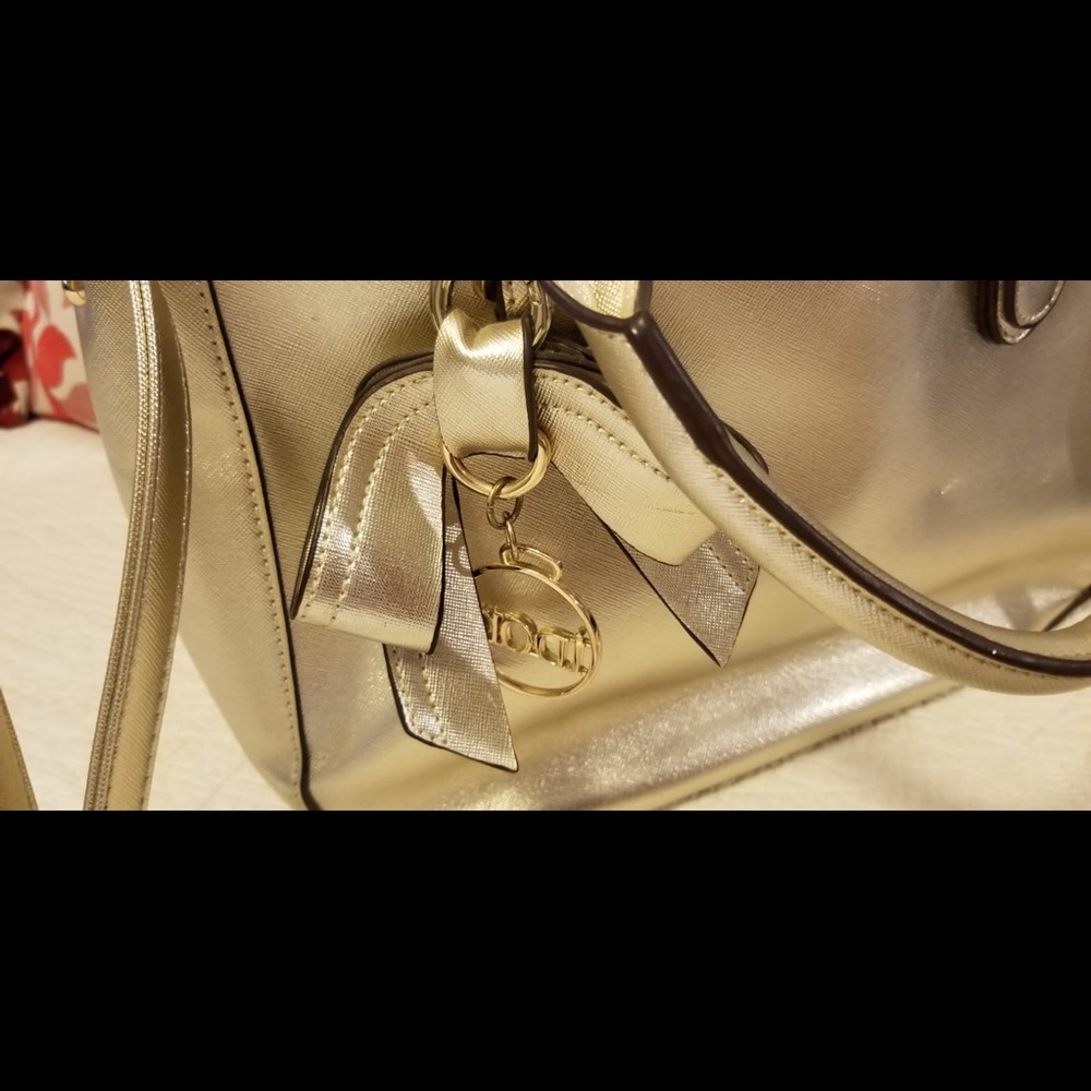 Metallic Gold Purse - Picture 7 of 8